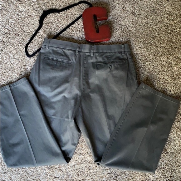 Dockers men’s pleat front slacks - Picture 4 of 5